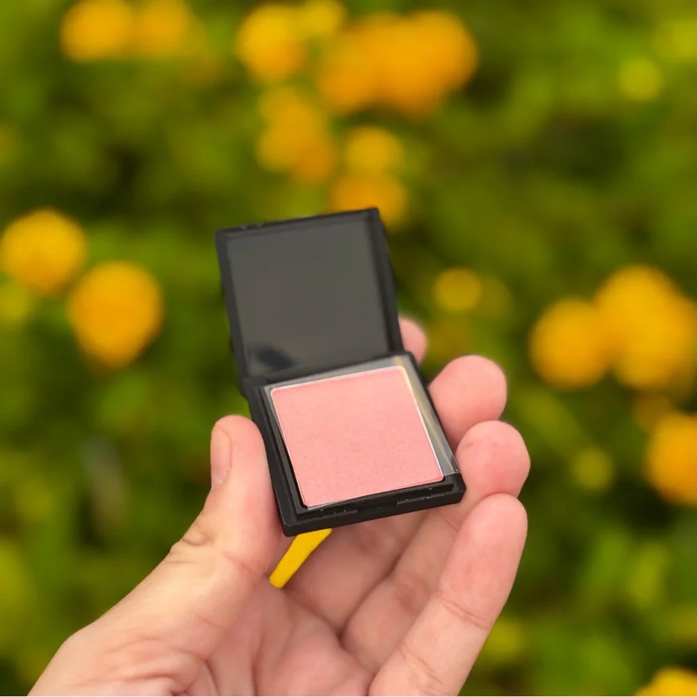 NARS shade iconic