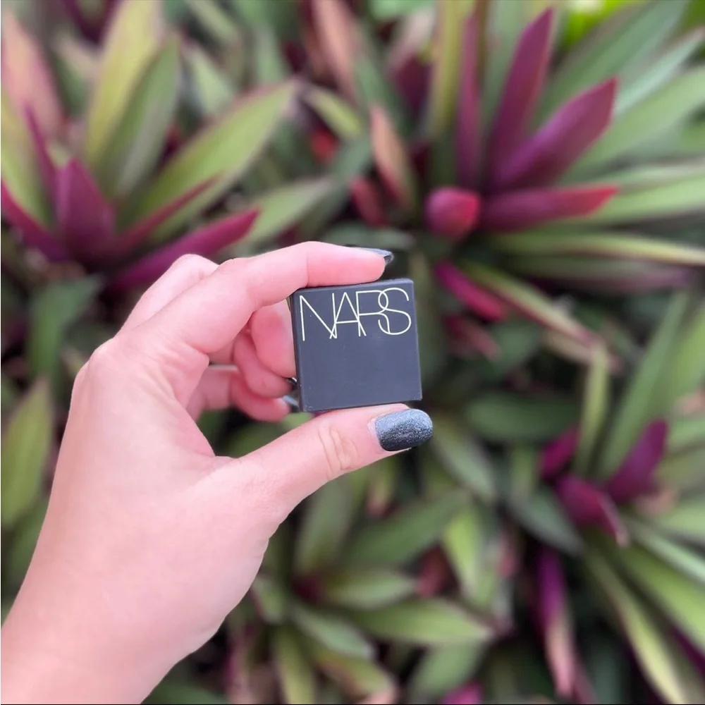 NARS shade iconic