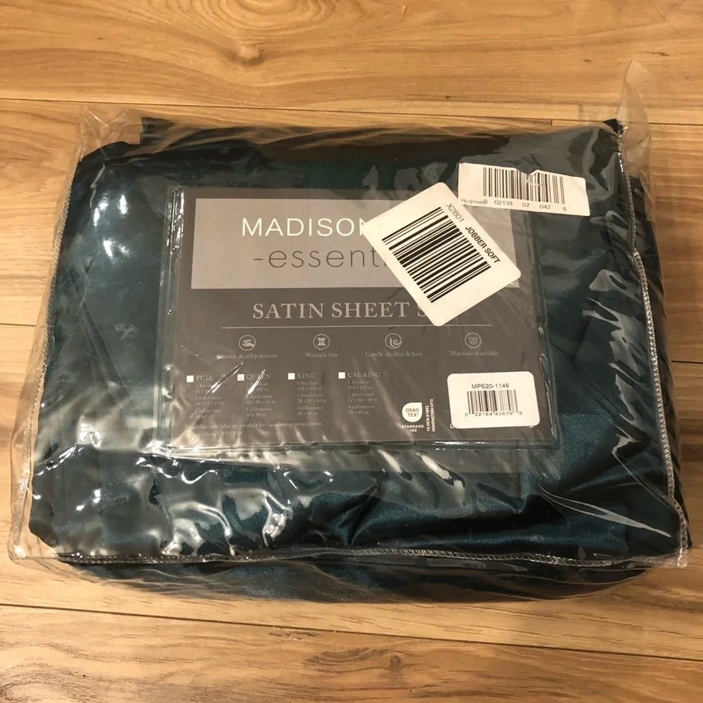 Madison Park Essentials Satin Luxury Solid Sheet Set, Queen Size, Emerald