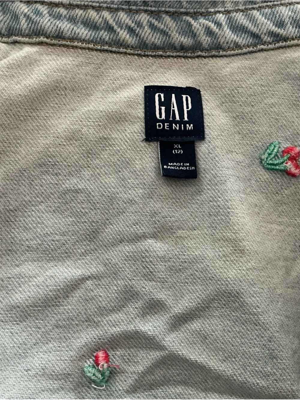 GAP casual button