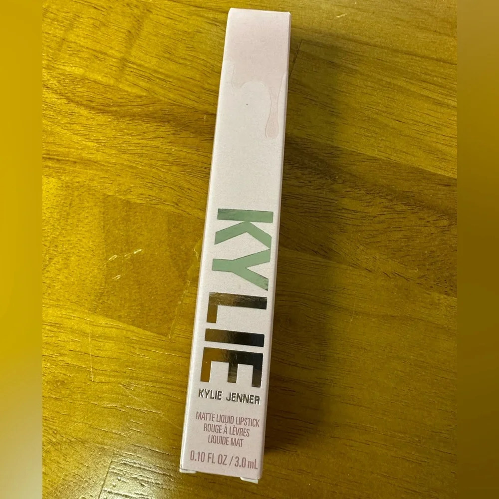 KYLIE COSMETICS MATTE LIQUID LIPSTICK IN ANOTHER DAY, ANOTHER NUDE. Brand new!