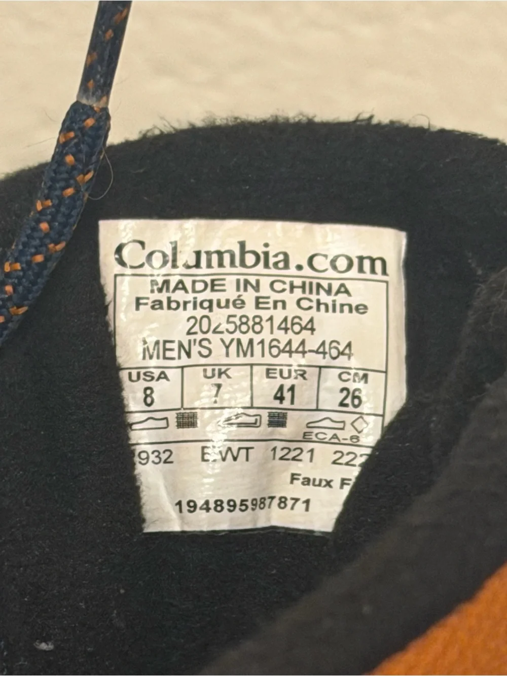 Columbia lace up