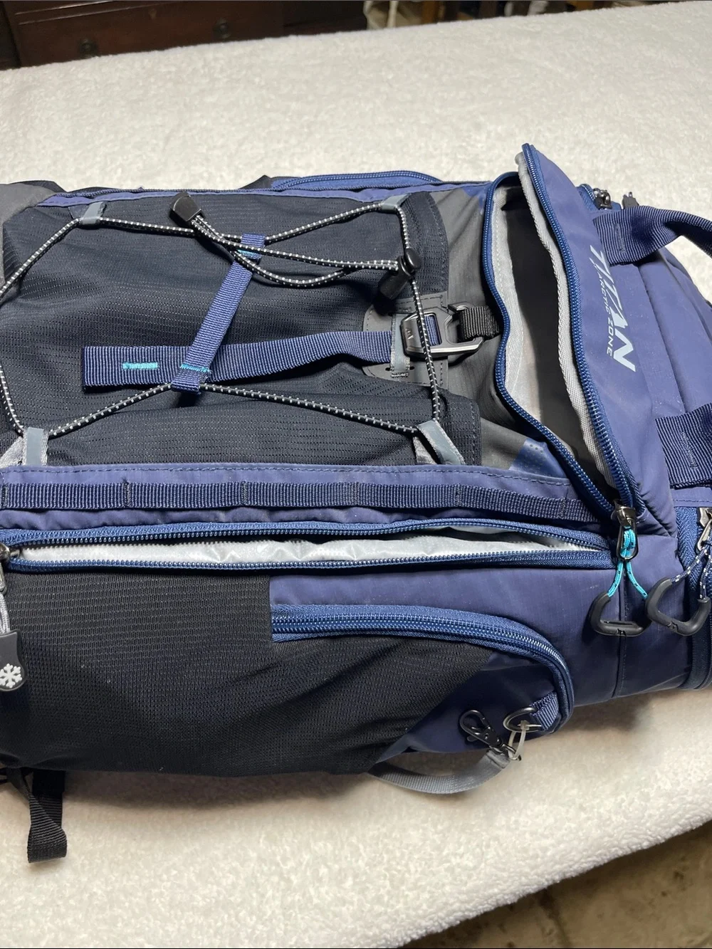 Titan by artic zone backpack navy