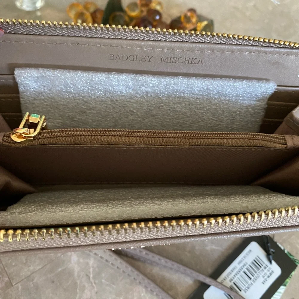 Badgley Mischka nwt ❤️