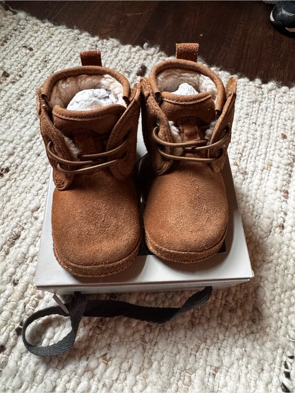 UGG Baby Neumel Toddler Boot with Shearling Lining Size 4/5