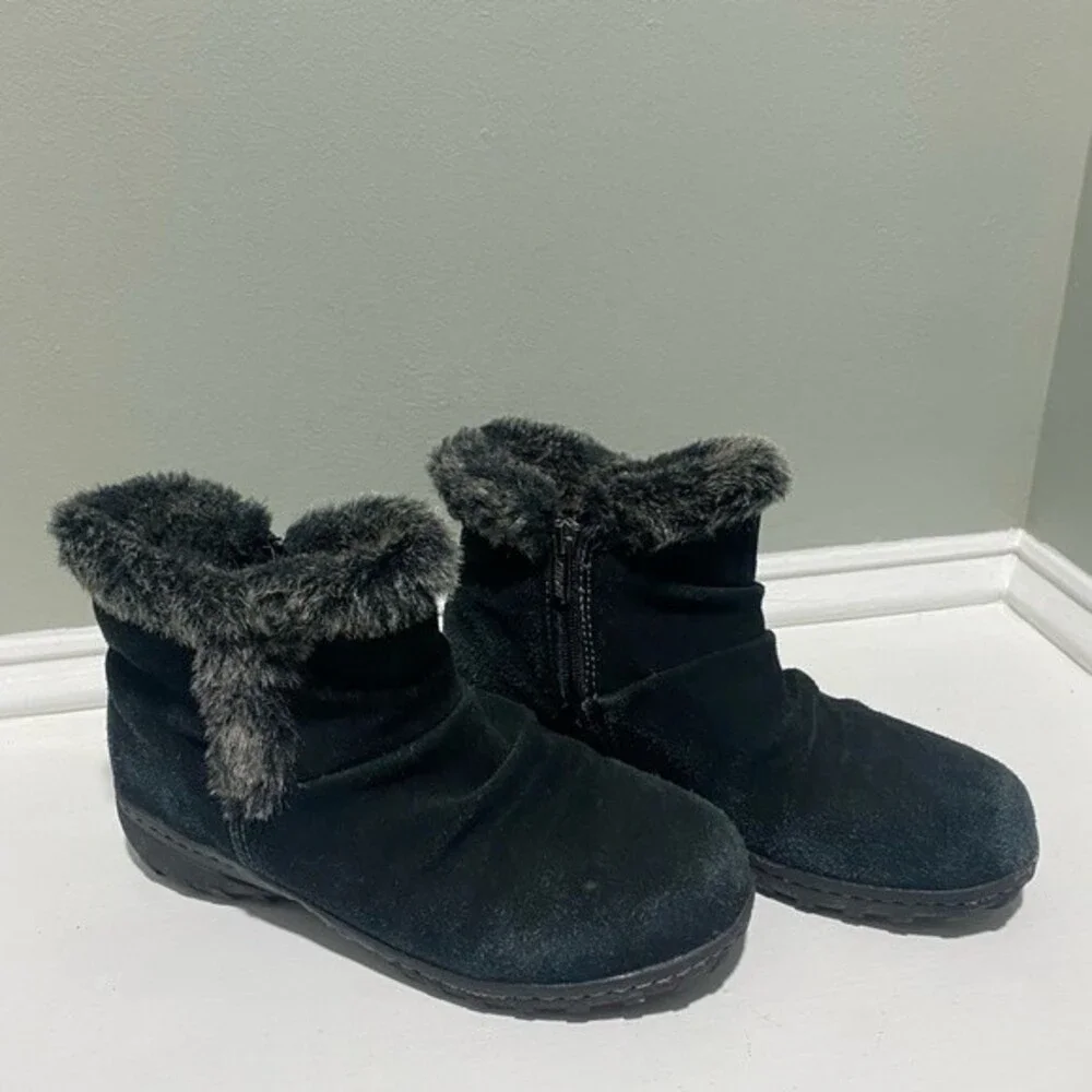 All Weather Black Leather Faux Fur Ankle Boots by Khombu -size 7