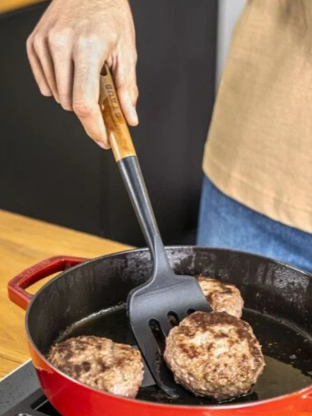 Staub slotted turner