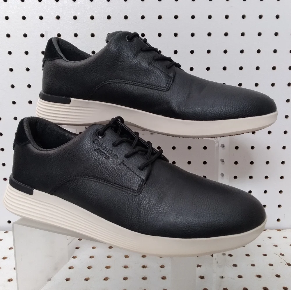 Calvin Klein excellent pre