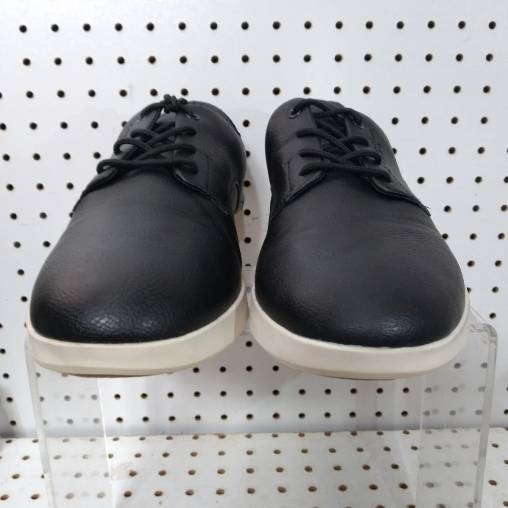 Calvin Klein excellent pre