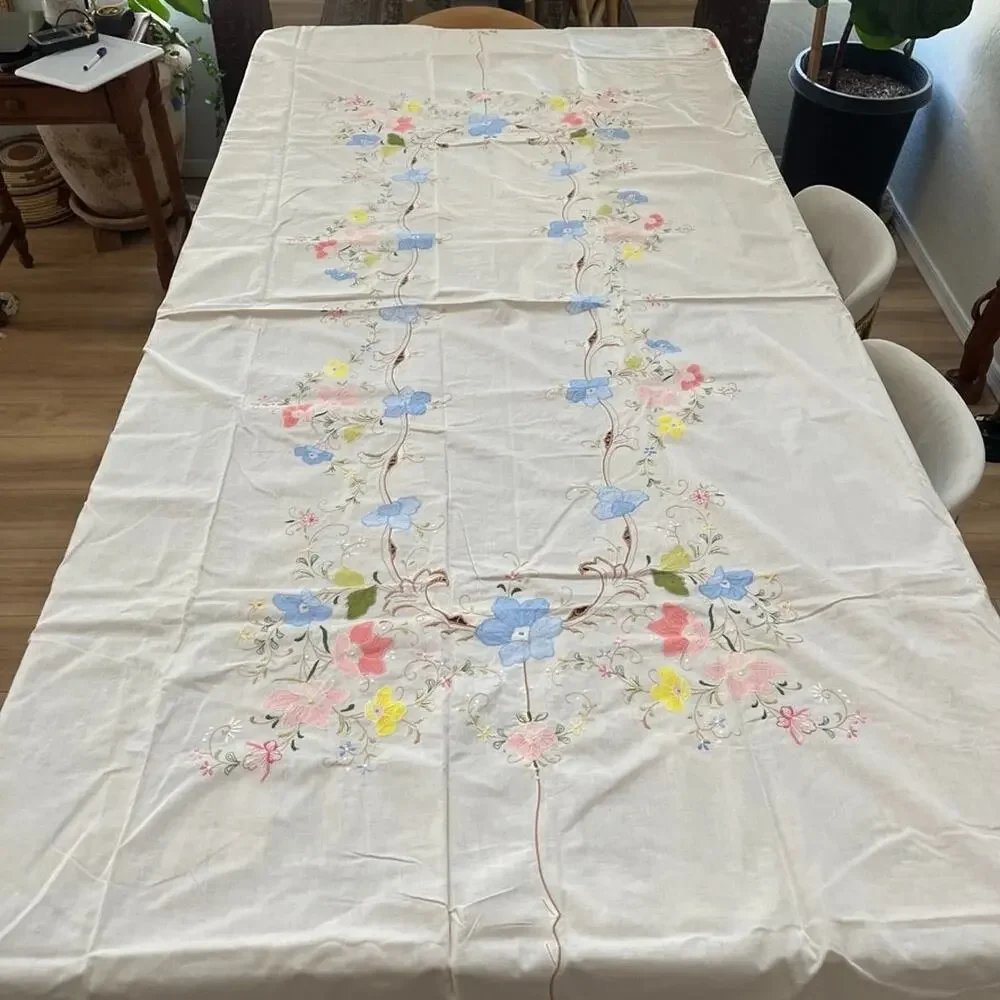 Vintage Tablecloth Embroidered Floral Cotton Cut-out Details 102.5