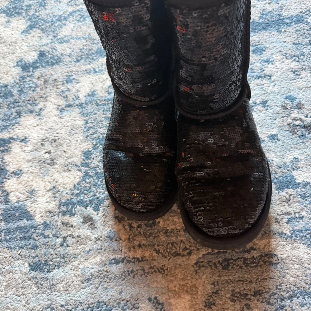 UGG classic short