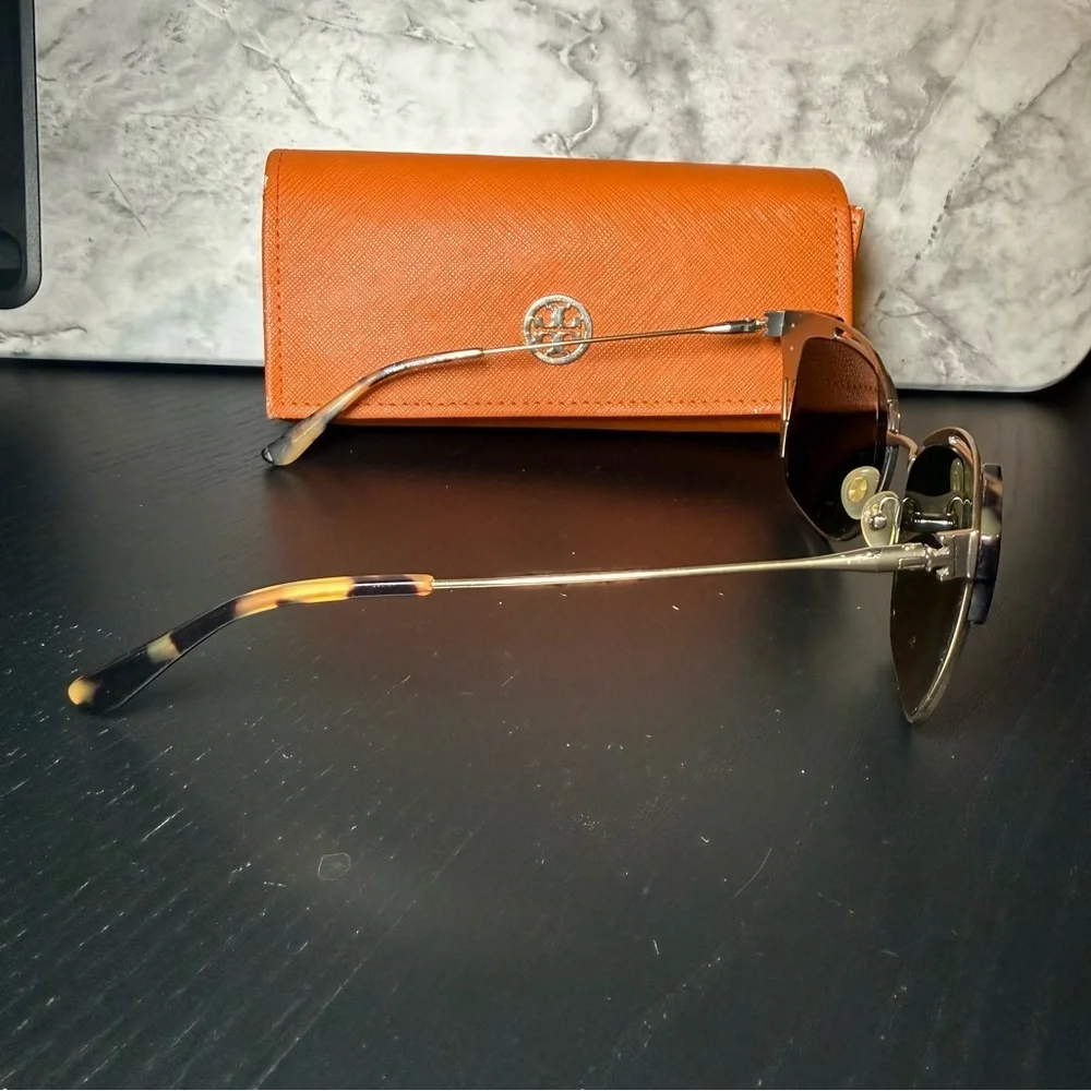 Tory Burch gold tokyo
