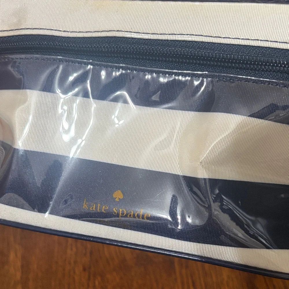 kate spade carrying grooming