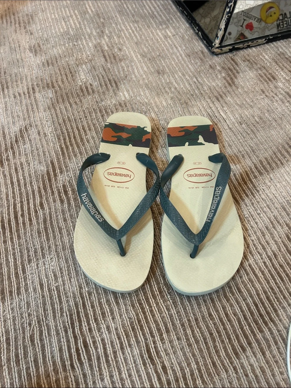 Havaianas Beige Flip Flops with Green Straps and Camo design size 11/12