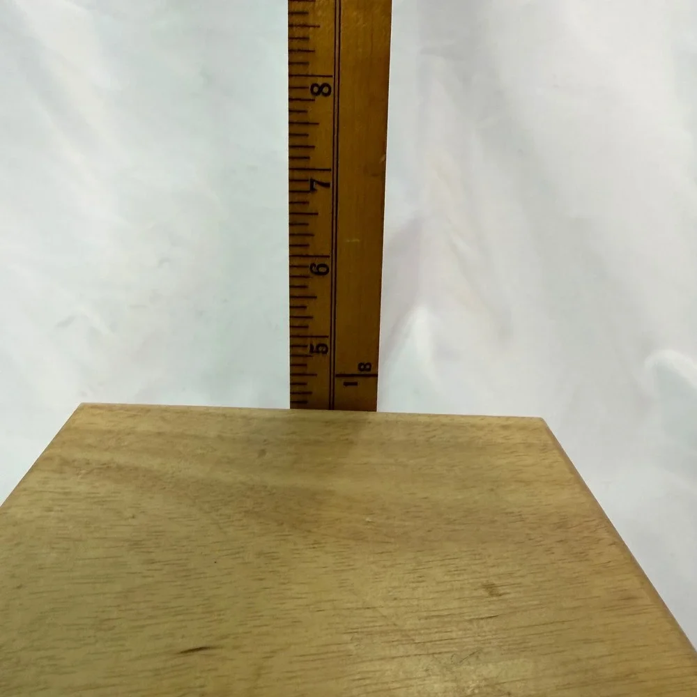 N/A rectangular visible