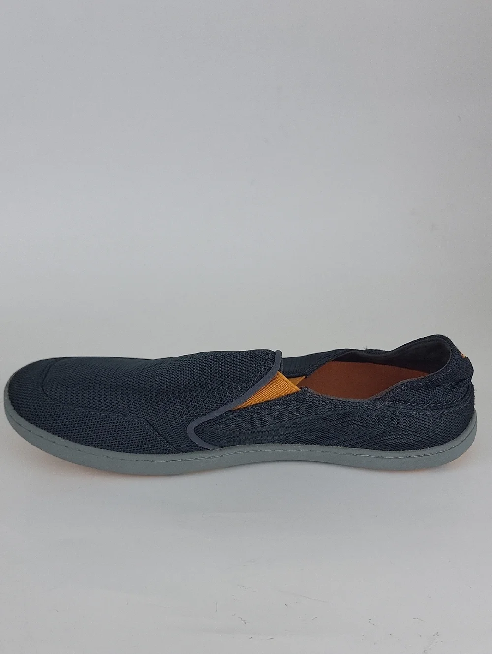 OluKai lightweight slip