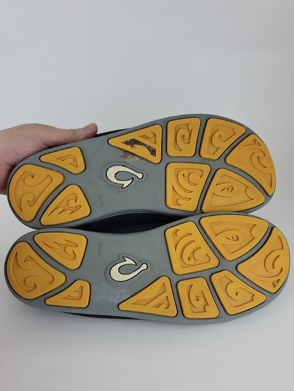 OluKai lightweight slip