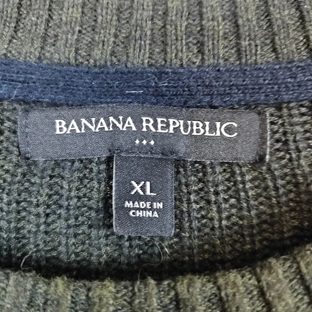 Banana Republic this green