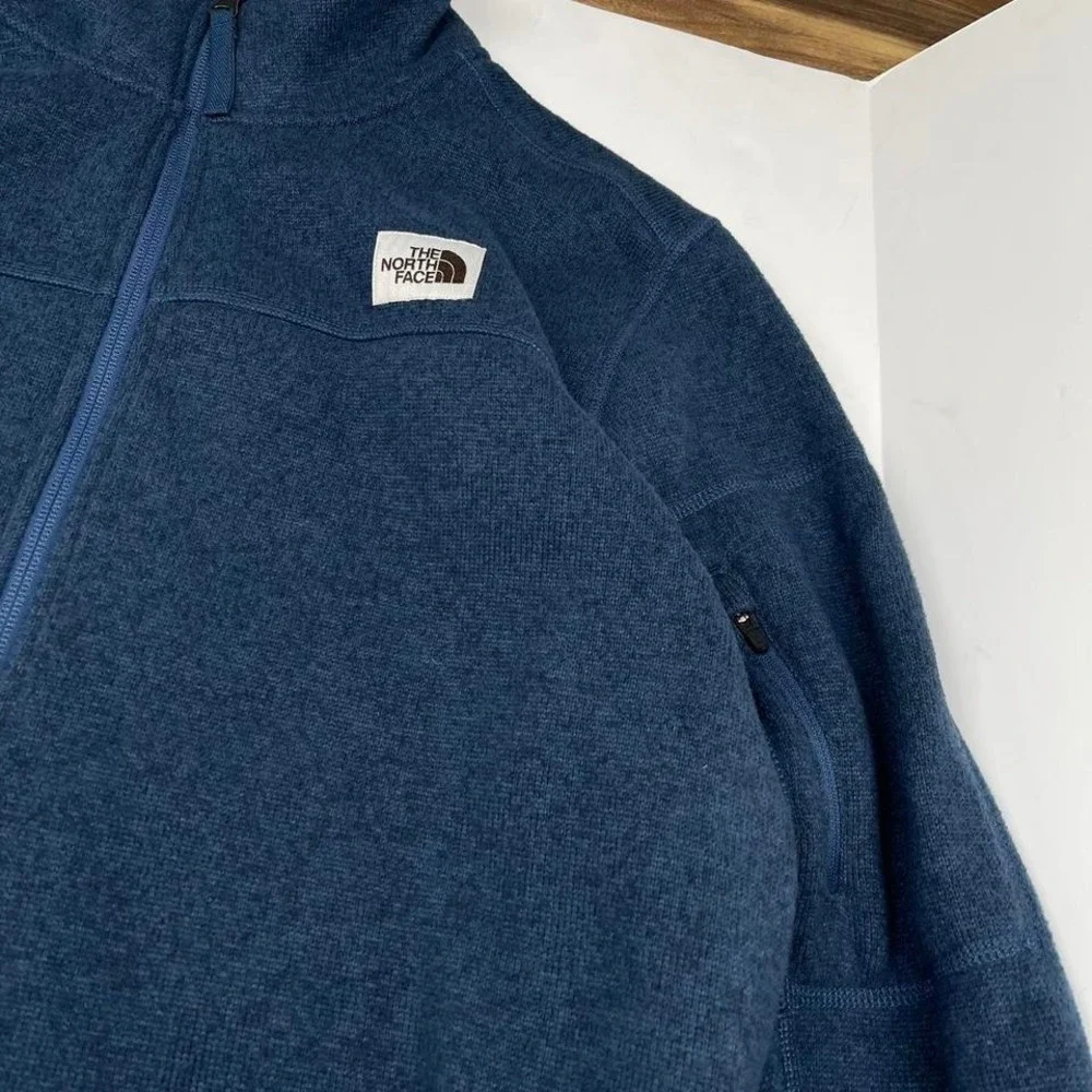 The North Face zip excellent