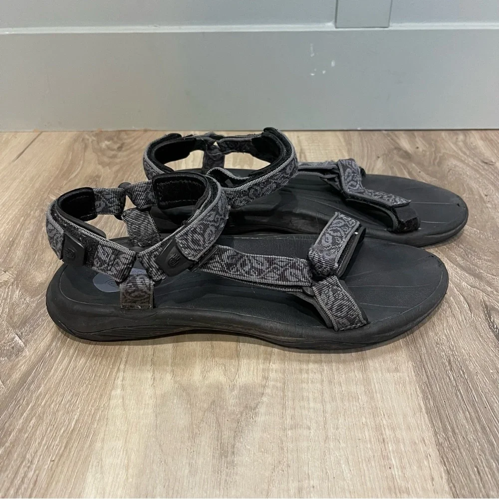 Teva black‎ and blue sandals men’s size 8