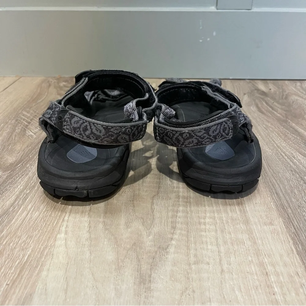 Teva stylish black