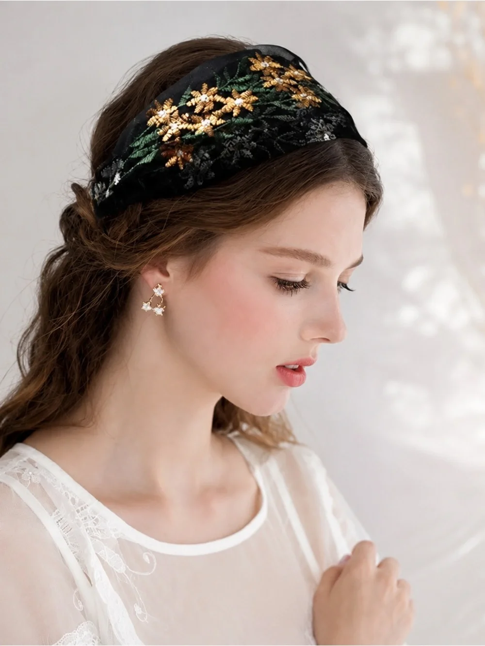 Elegant Floral Embroidered Velvet Headband