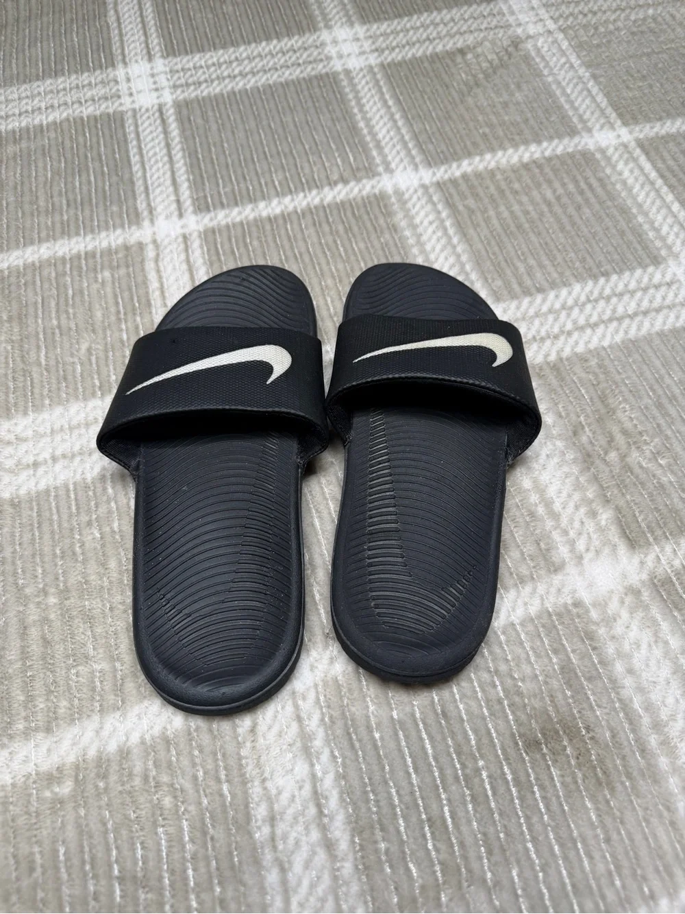 Nike casual slide
