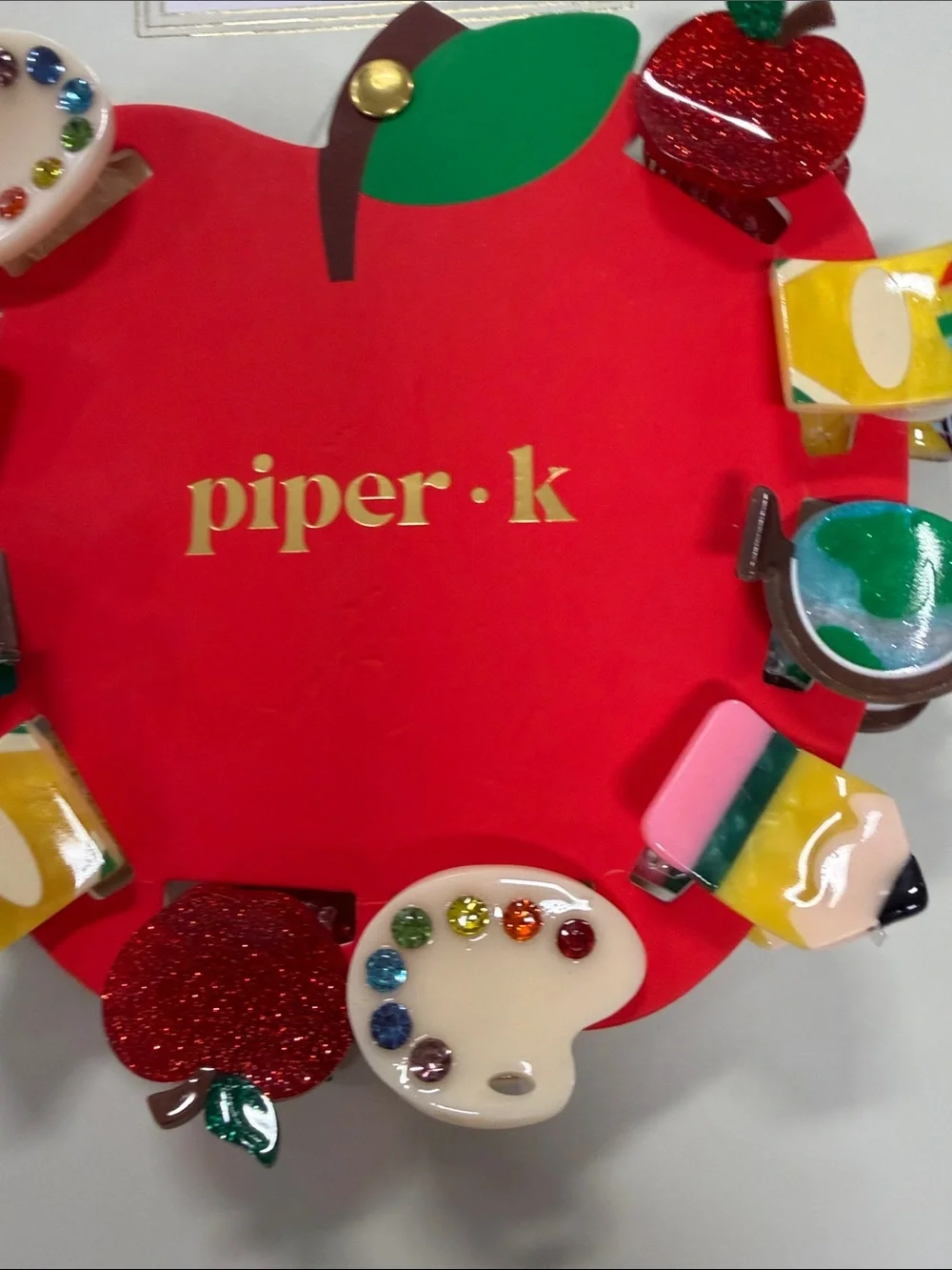 Piper K 🍎✏️ back