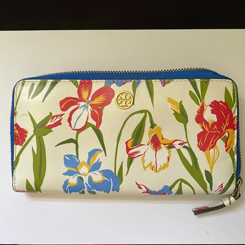 Tory Burch Floral Zip-Around Leather Wallet in Cream/Blue