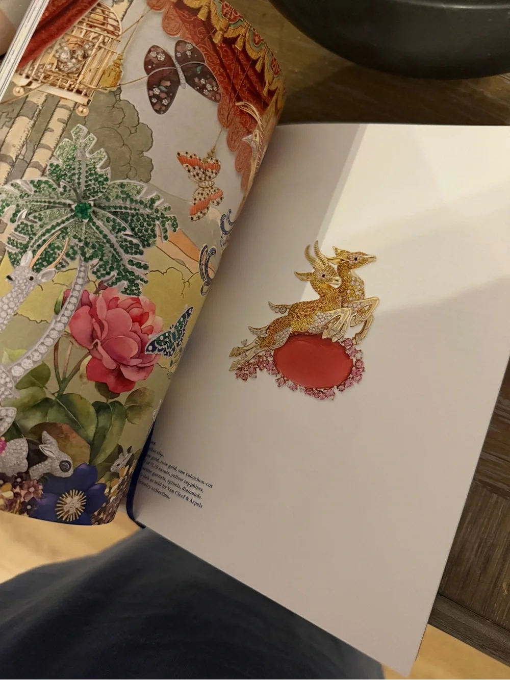 Van Cleef & Arpels elegant brand