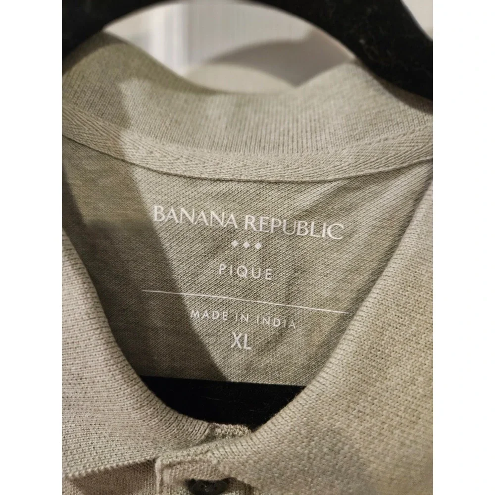 Banana Republic brand banana
