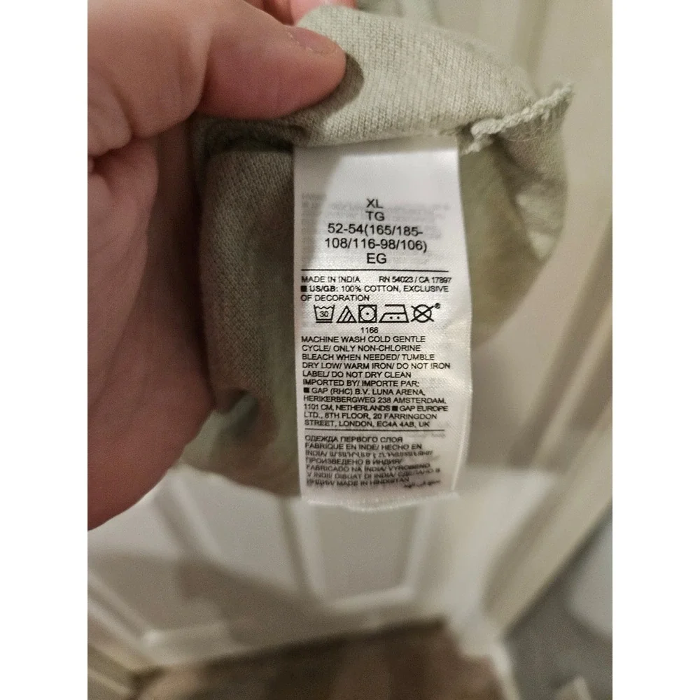 Banana Republic brand banana