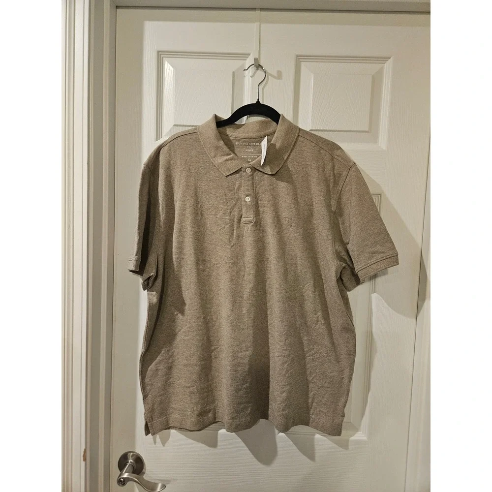 Banana Republic brand banana