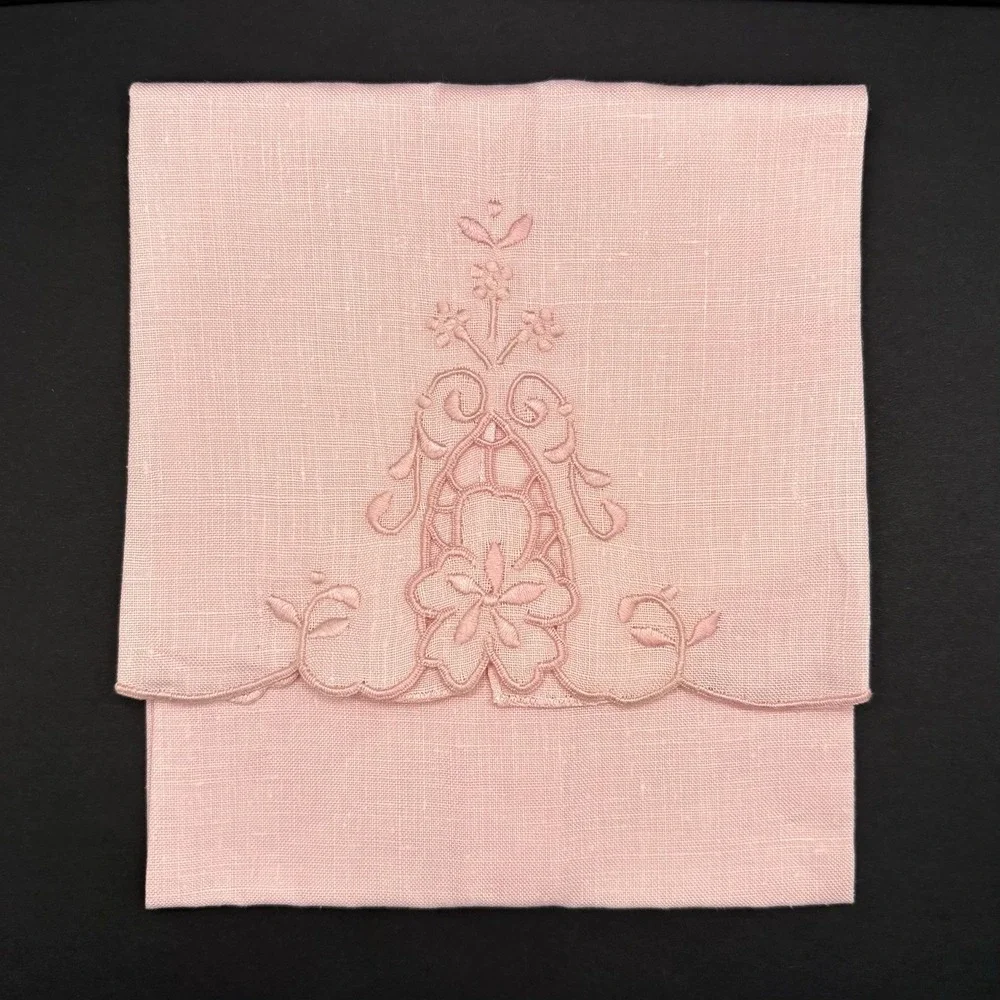 Vintage Pink Embroidered Linen‎ Leacock Portugal Cutwork Towel Dresser Scarf