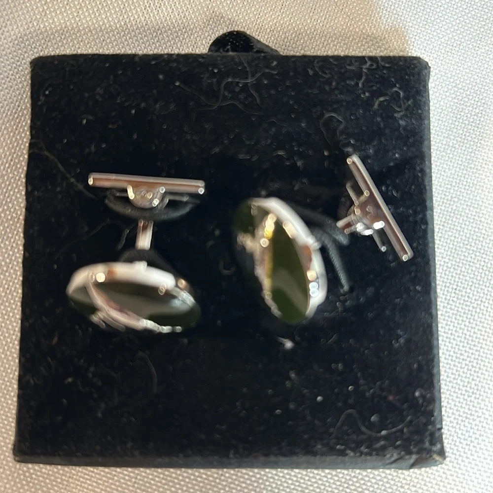 Purveyor of the Royal Court of Sweden Cufflinks. Jade Green/ Silver. NWT