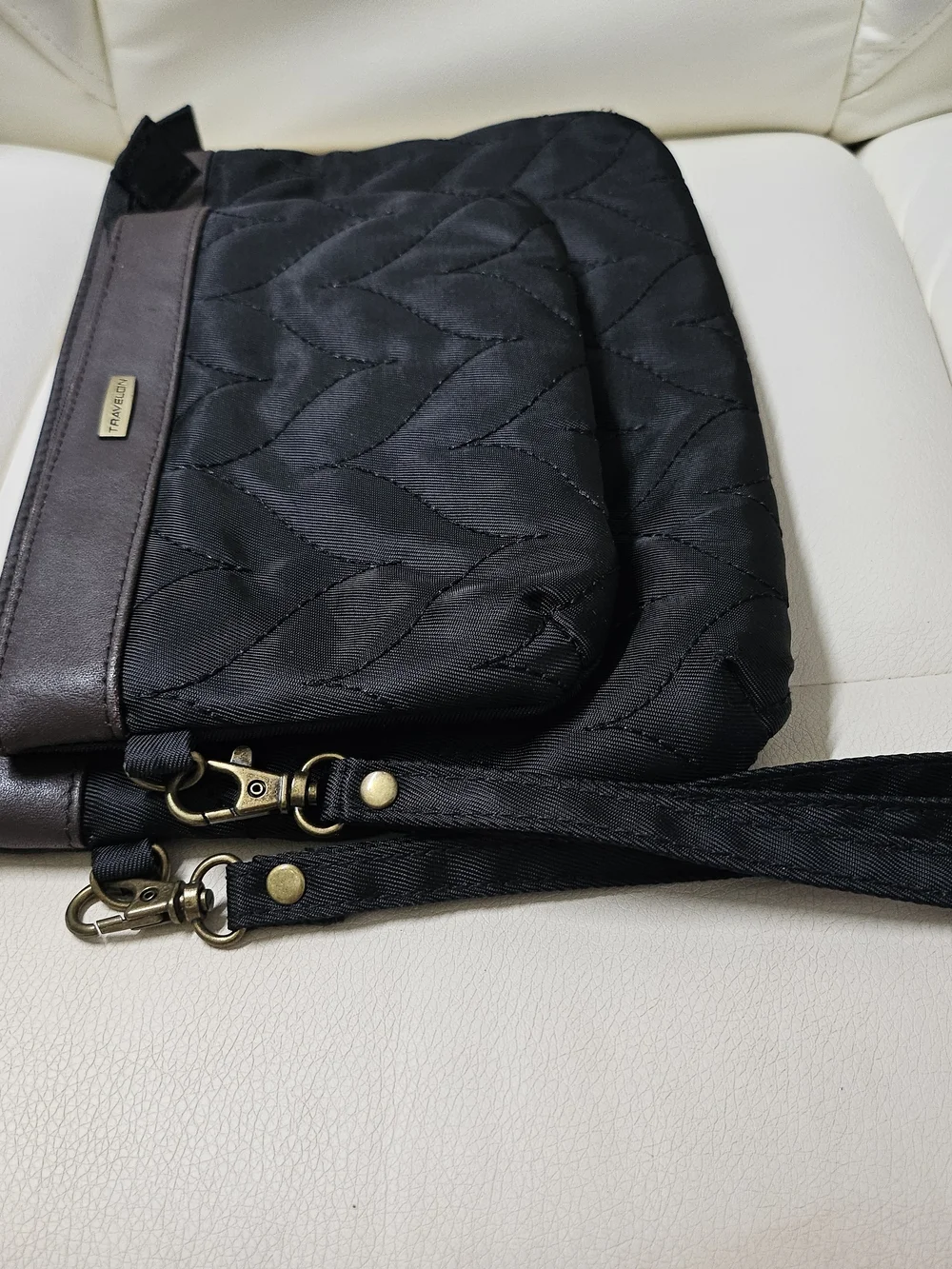 Travelon black quilted