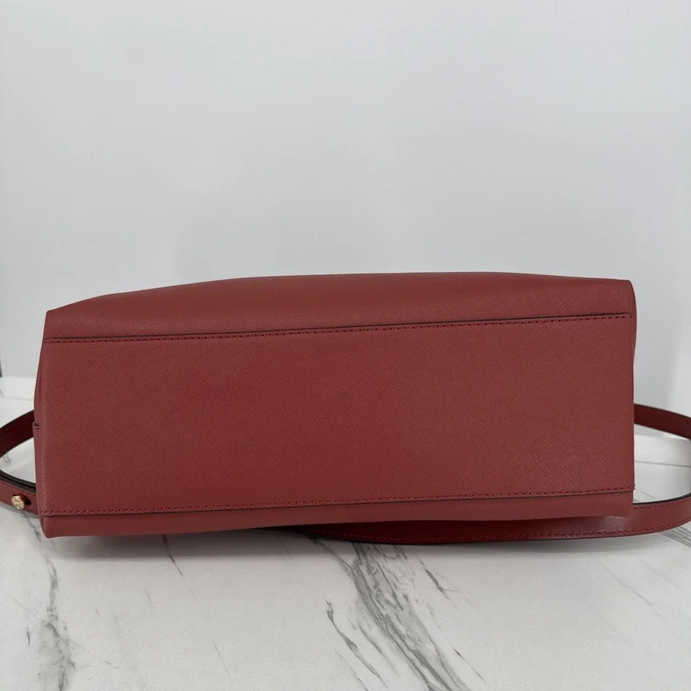 Michael Kors comes purse