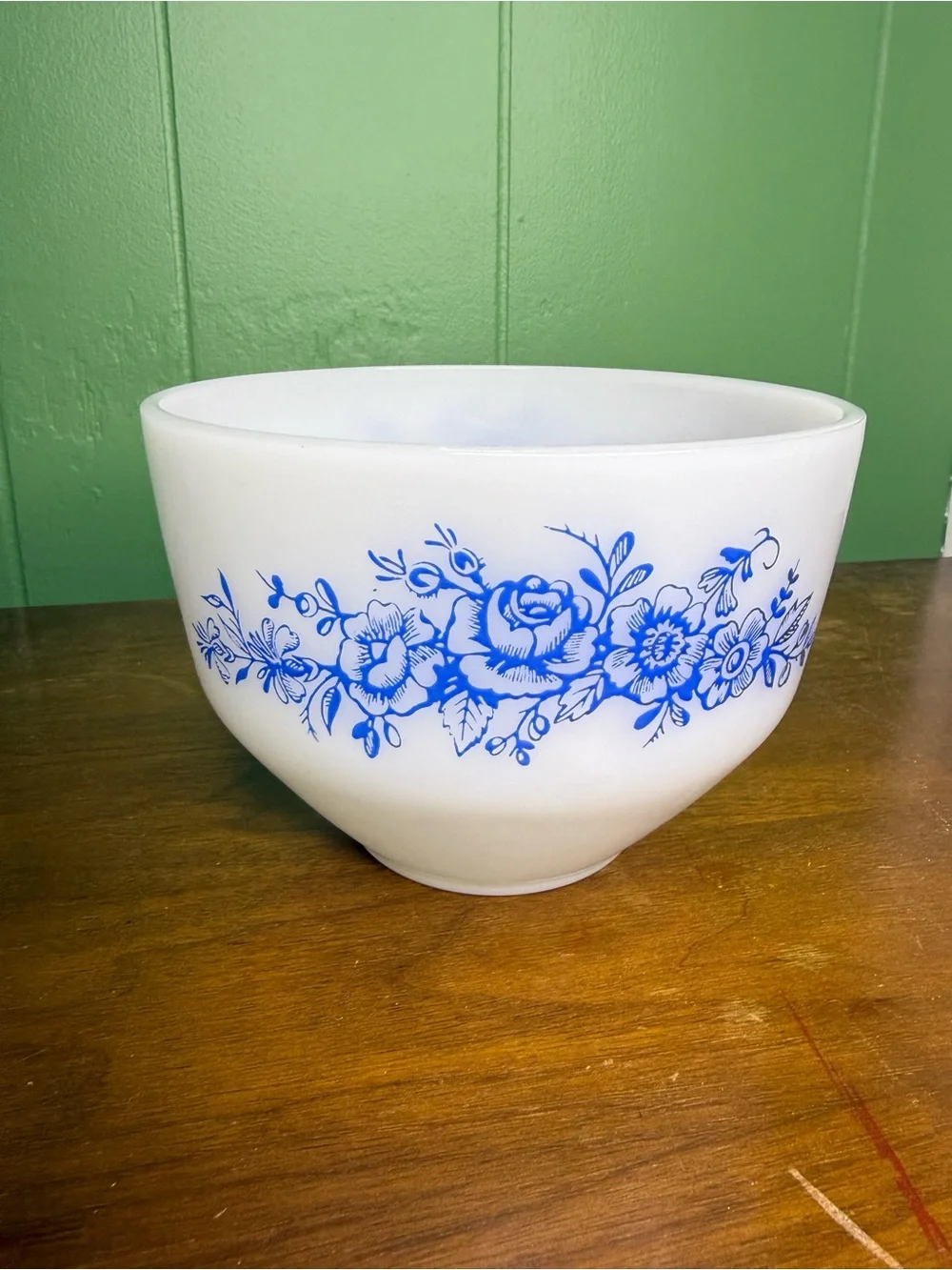 vintage Federal Glass mixing bowl featuring a 