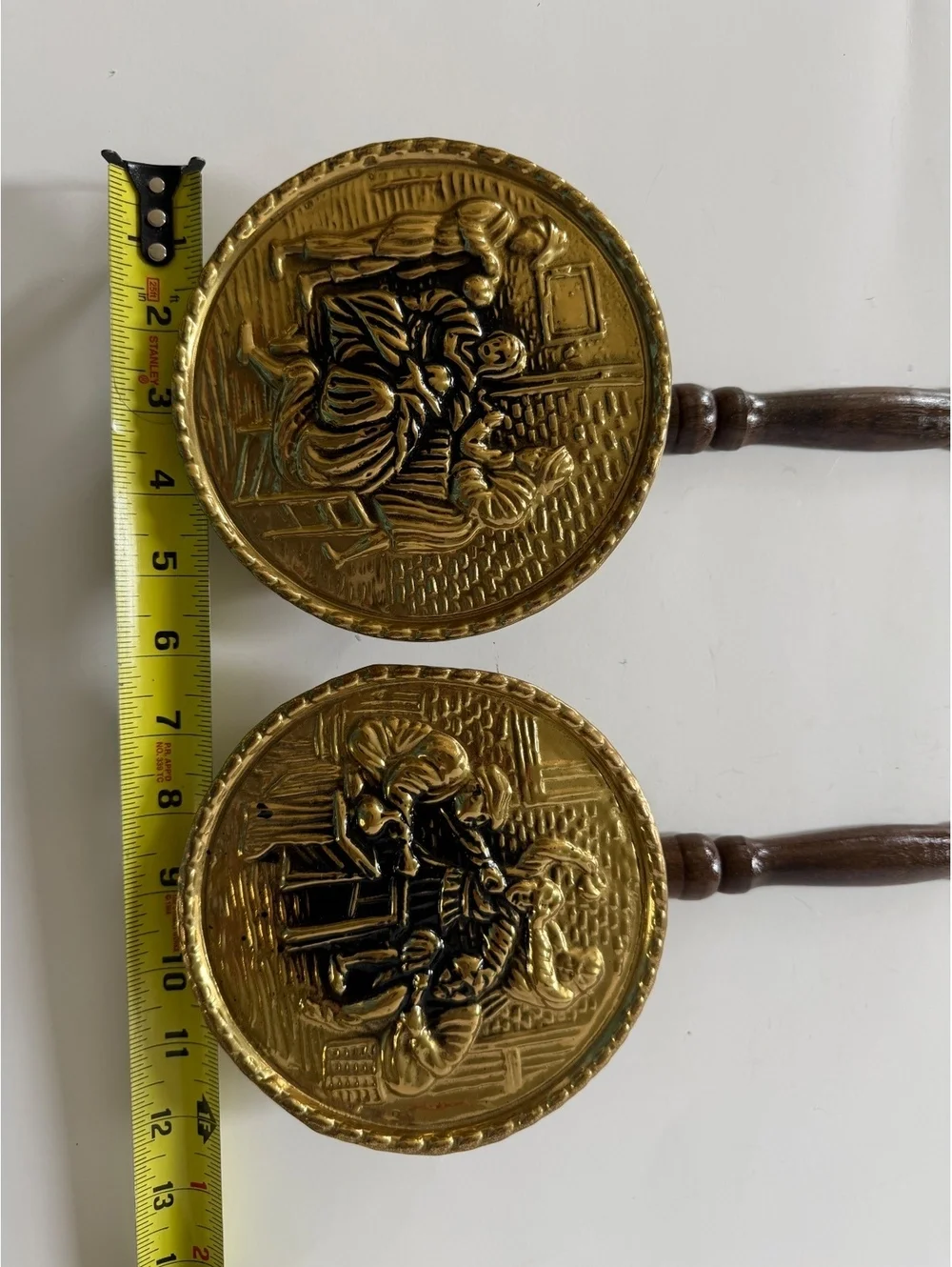 Vintage England Brass Bed Warmer Style Wall Plaques Dutch Scene Wood Handle 2pc
