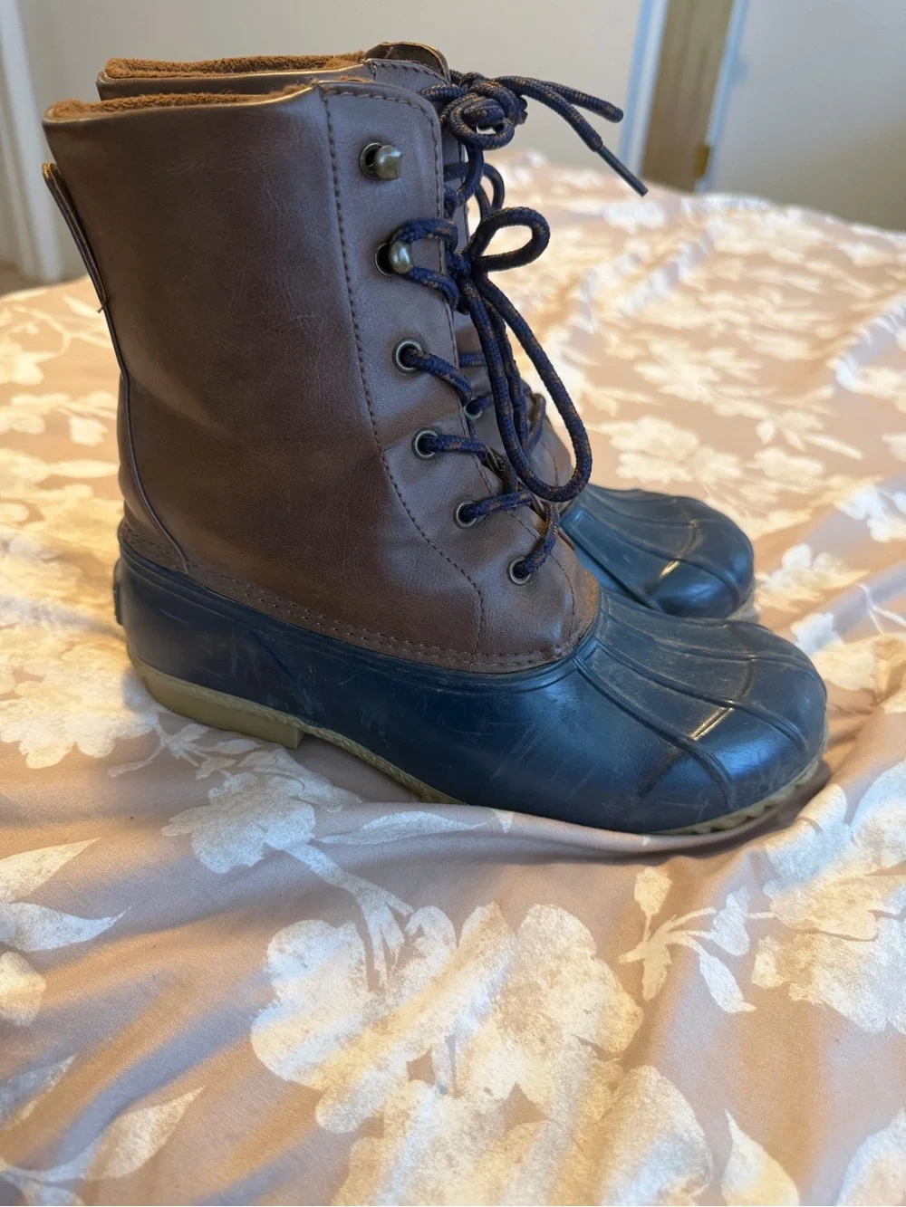 London Fog classic lace