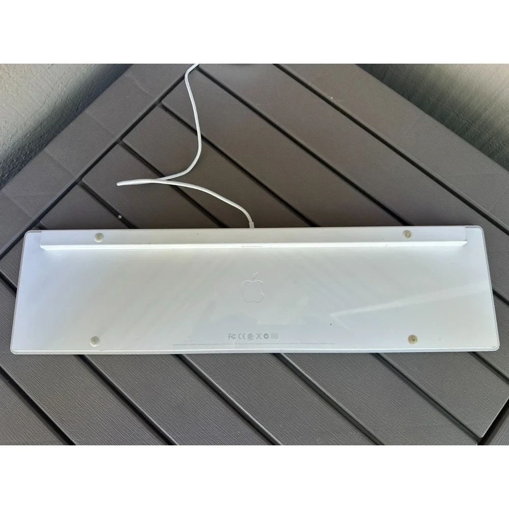 Apple white aluminum