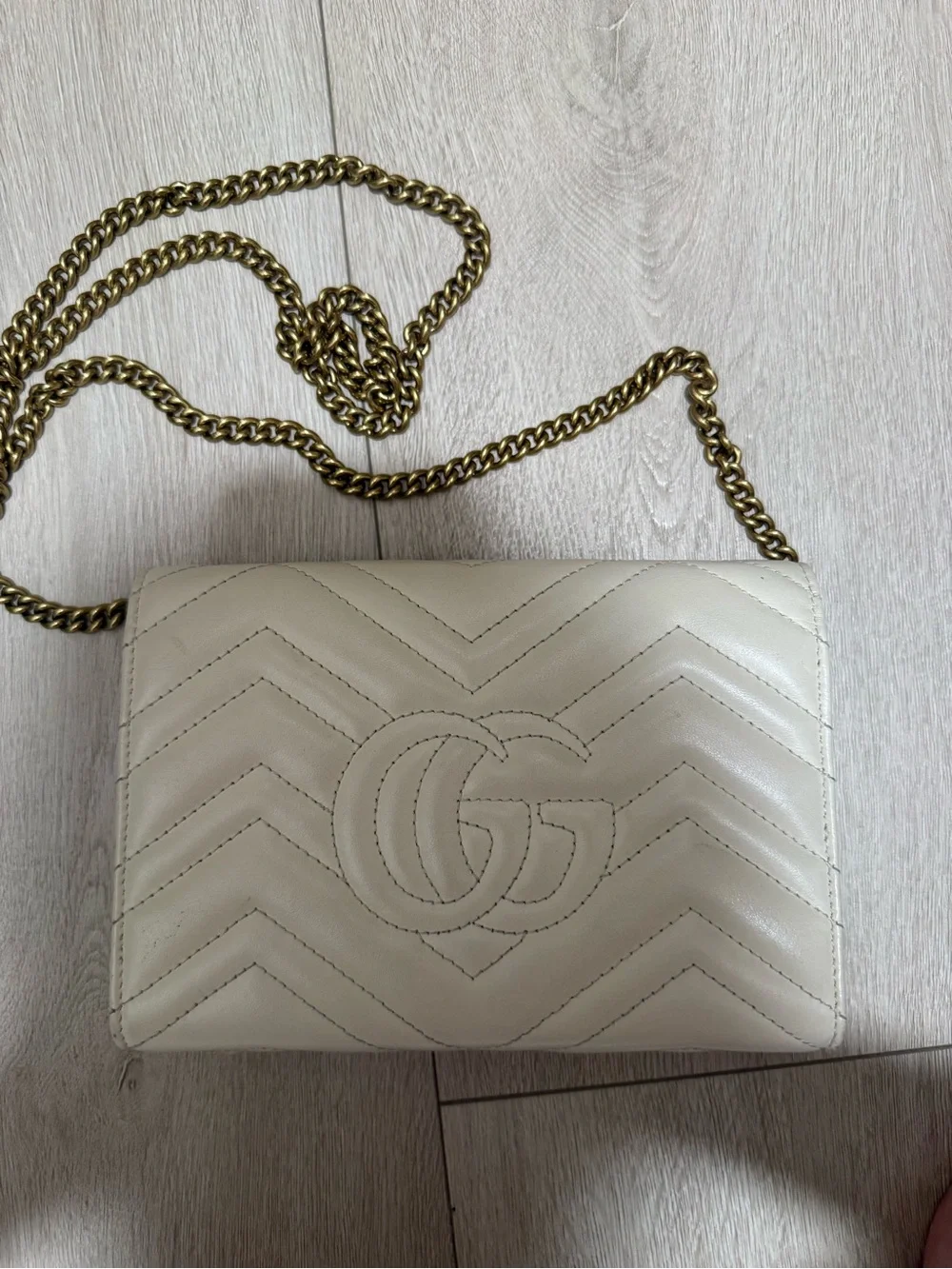Gucci compact cream