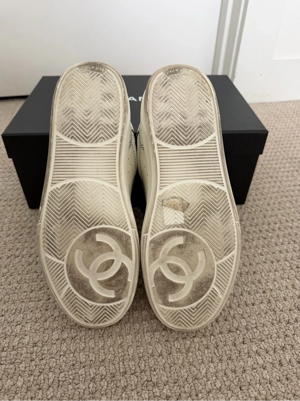 CHANEL classic low