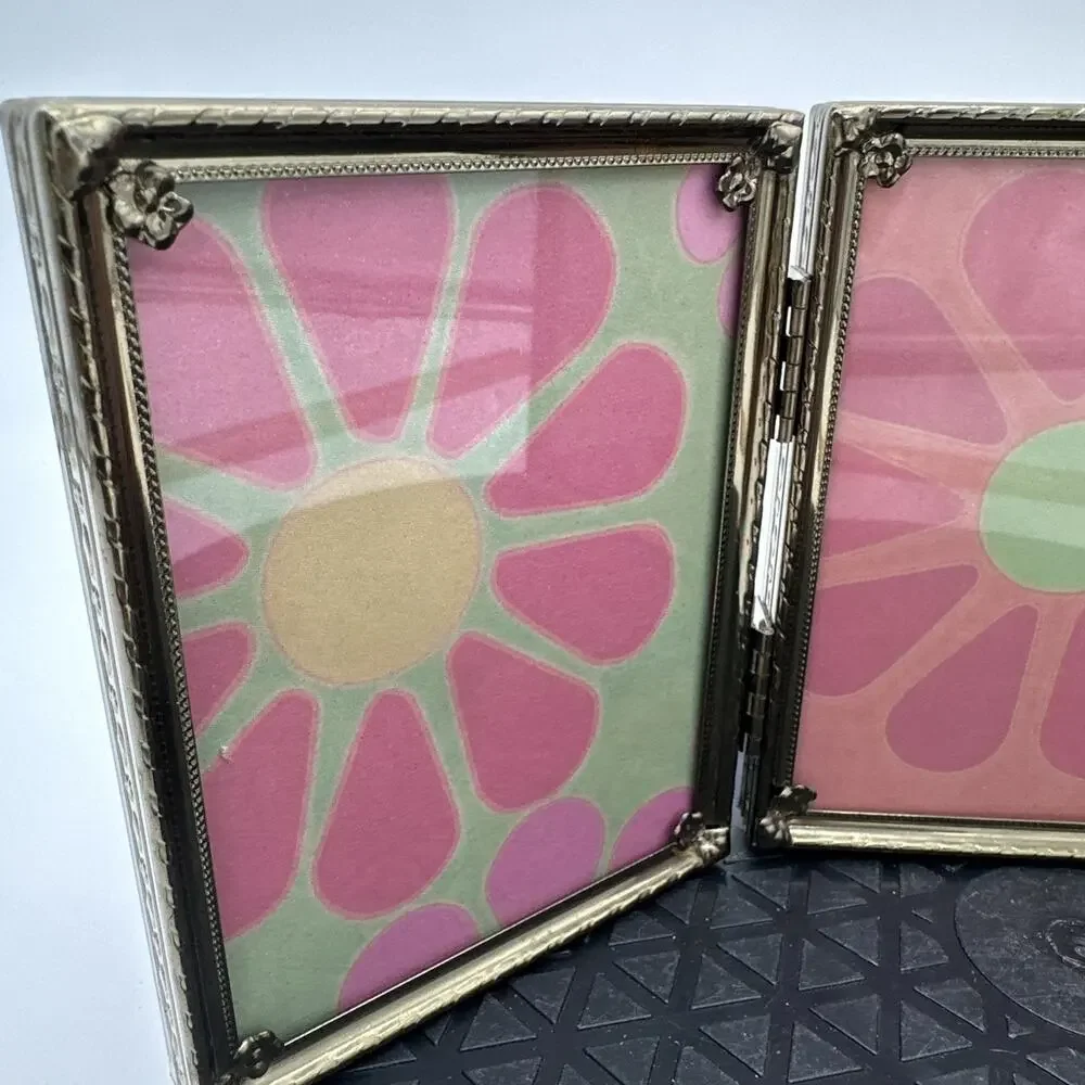 Vintage tri fold