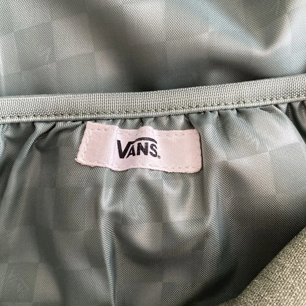 Vans reposhing this