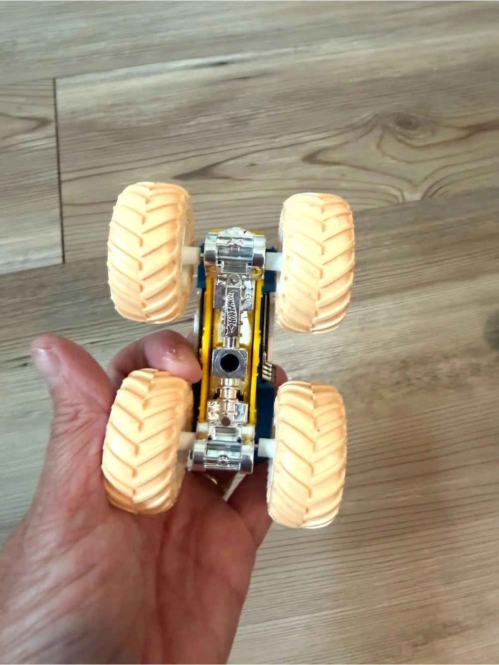 Hot Wheels bright white