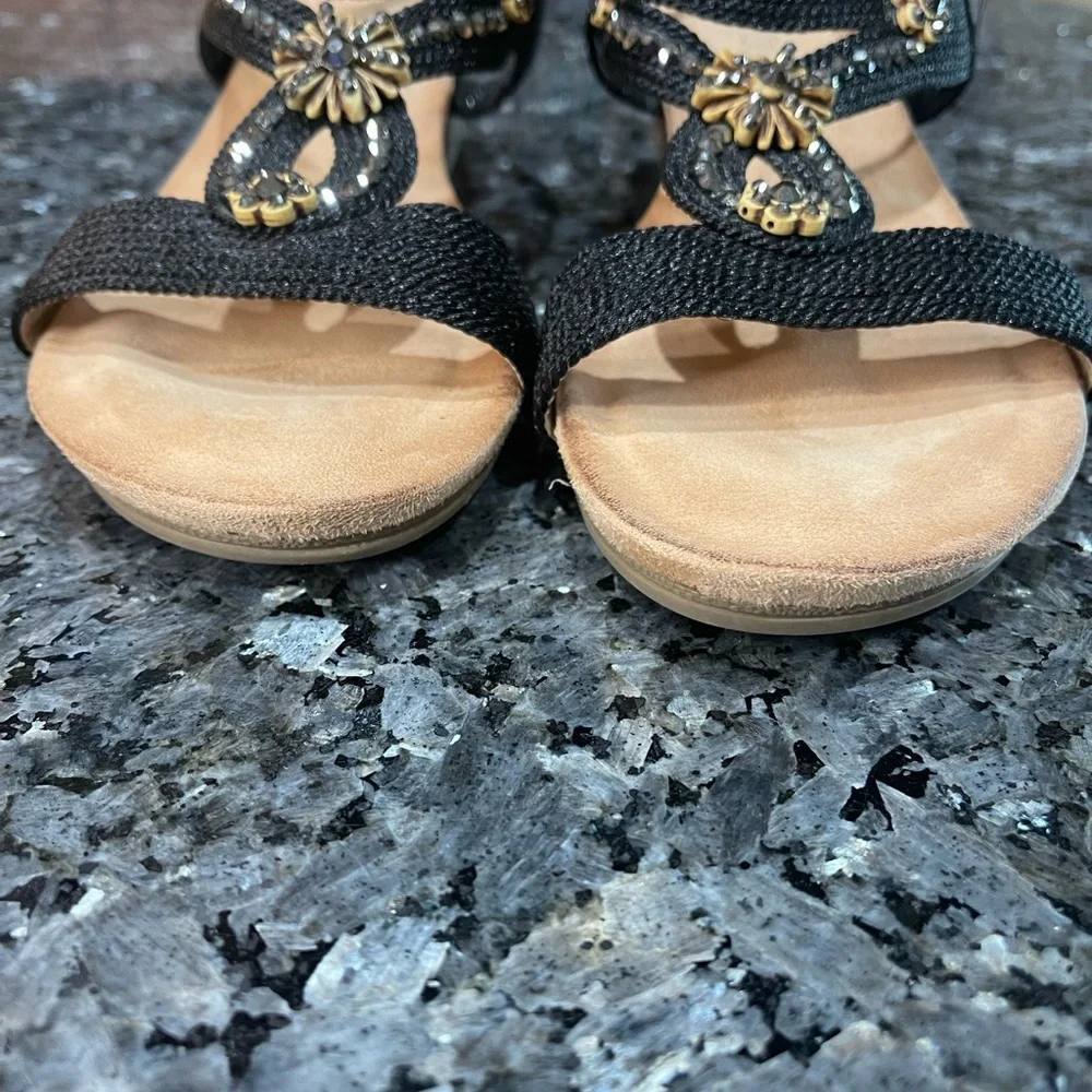Shibever Black Floral-Accent Women's Wedge Sandals Size 39/8-8.5