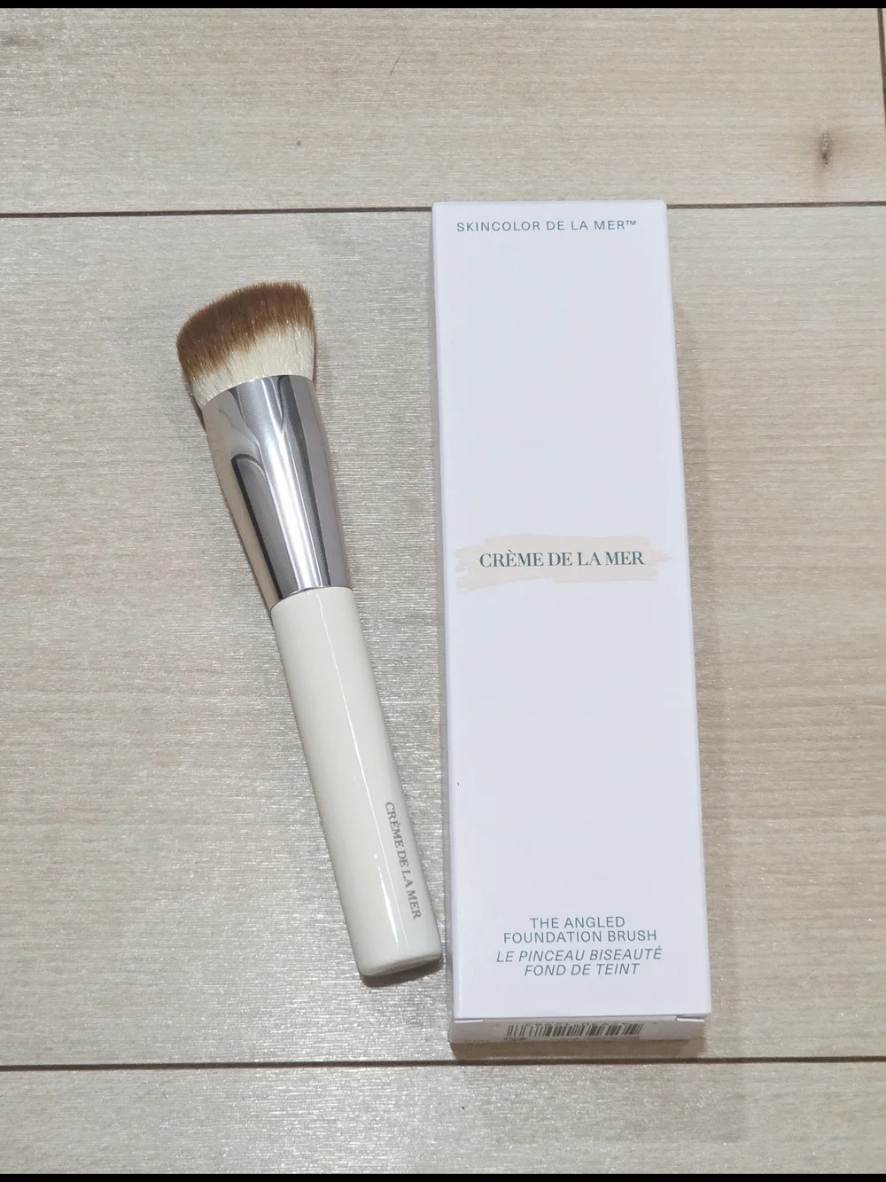 Creme de la MER~~Angled Foundation Brush