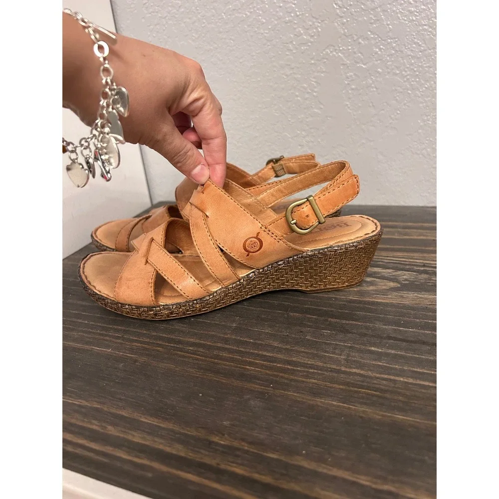 Born leather wedge