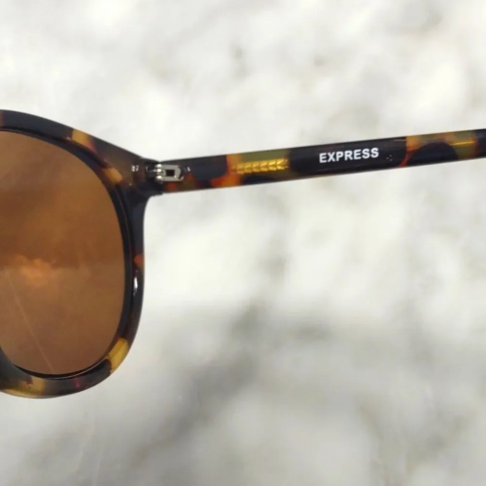 Express set sunglasses